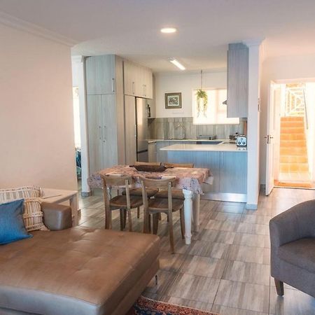 The Ark Guesthouse At Marina Martinique Jeffreys Bay Exterior photo