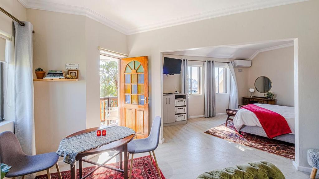 The Ark Guesthouse At Marina Martinique Jeffreys Bay Exterior photo