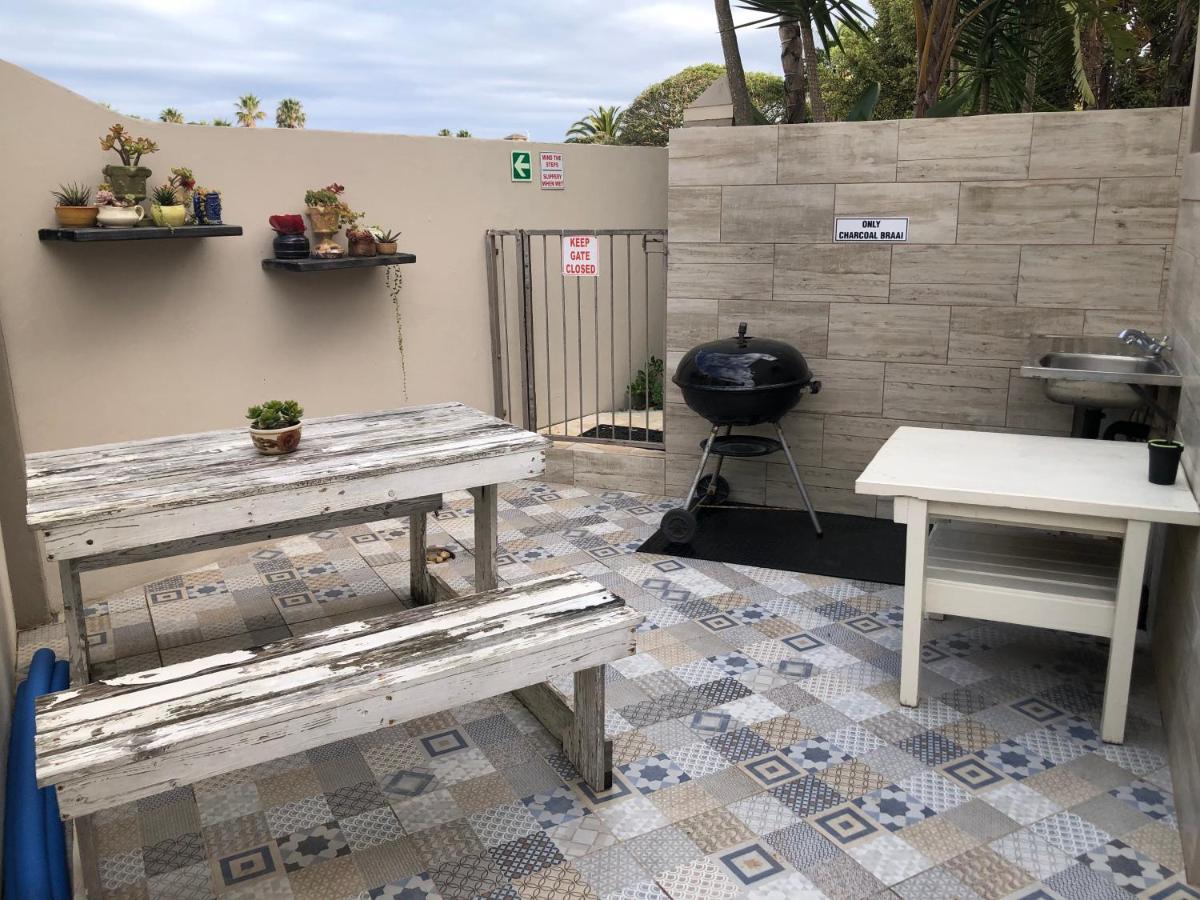 The Ark Guesthouse At Marina Martinique Jeffreys Bay Exterior photo