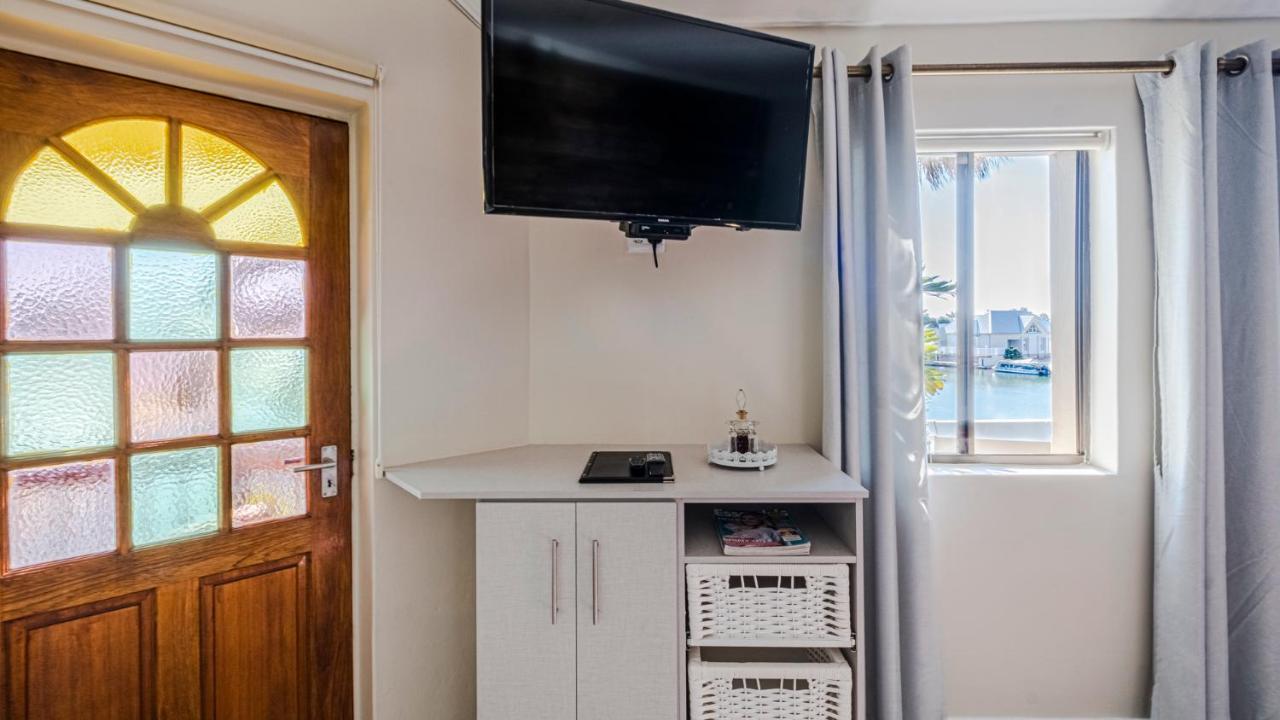 The Ark Guesthouse At Marina Martinique Jeffreys Bay Exterior photo