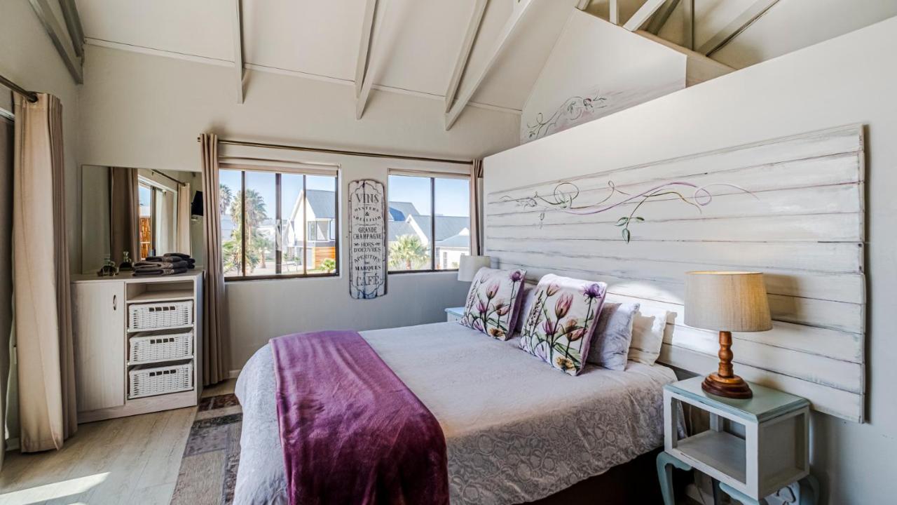 The Ark Guesthouse At Marina Martinique Jeffreys Bay Exterior photo