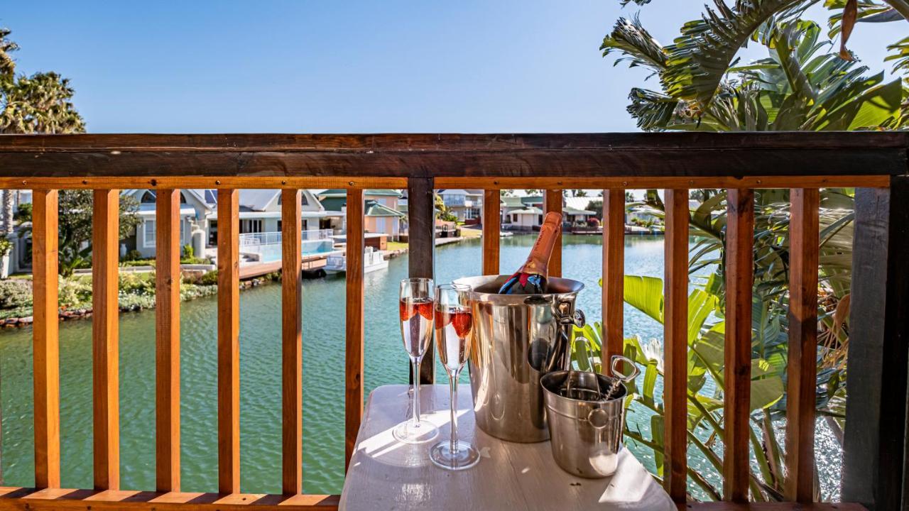 The Ark Guesthouse At Marina Martinique Jeffreys Bay Exterior photo