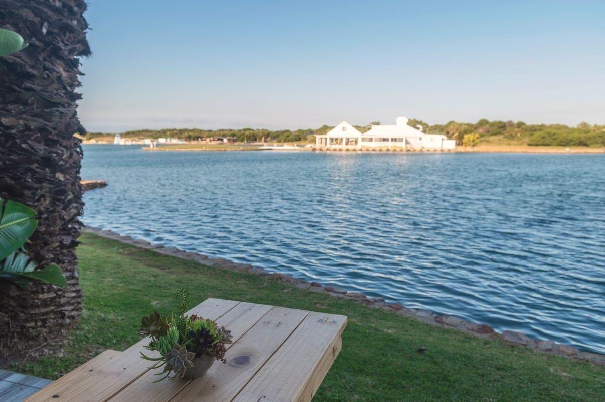 The Ark Guesthouse At Marina Martinique Jeffreys Bay Exterior photo