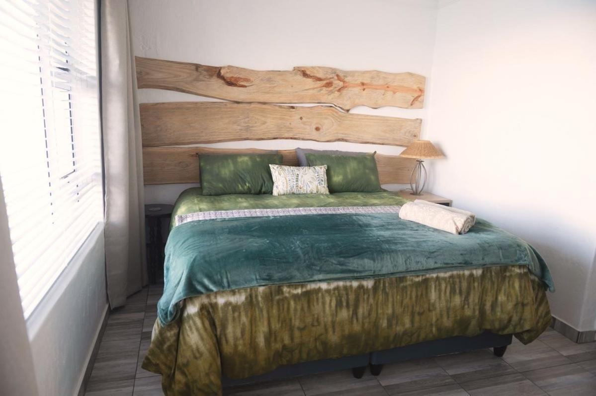 The Ark Guesthouse At Marina Martinique Jeffreys Bay Exterior photo