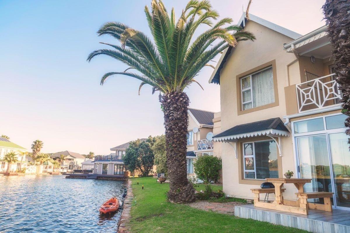 The Ark Guesthouse At Marina Martinique Jeffreys Bay Exterior photo